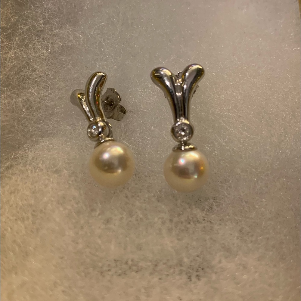 14kt white gold, cultured pearl and diamond earrings